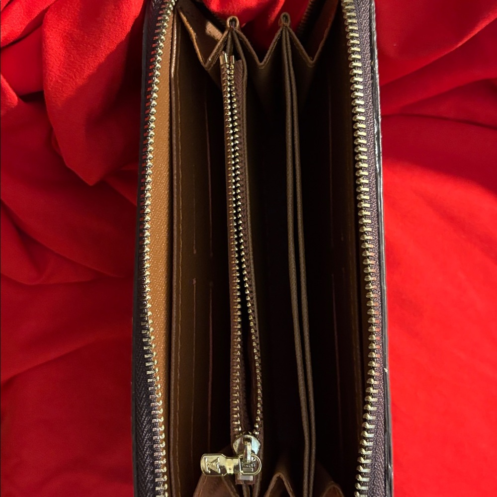 Wallet - Picture 2 of 3